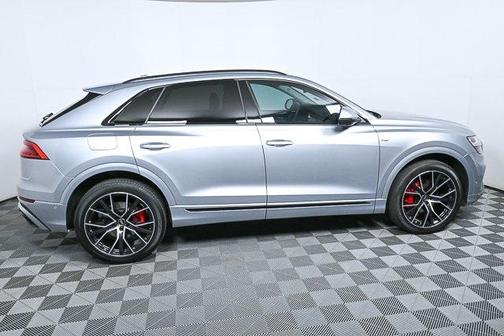 2022 Audi Q8 55 Premium Plus
