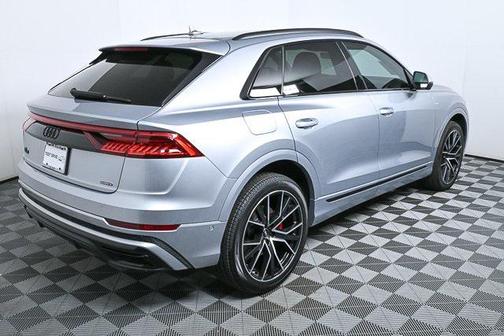 2022 Audi Q8 55 Premium Plus