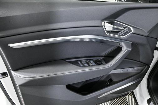 2024 Audi Q8 e-tron Premium Plus