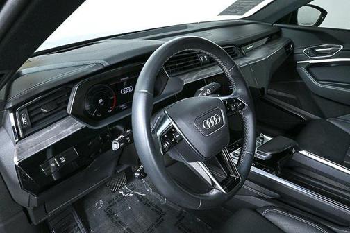 2024 Audi Q8 e-tron Prestige