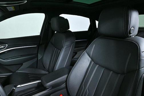 2024 Audi Q8 e-tron Prestige
