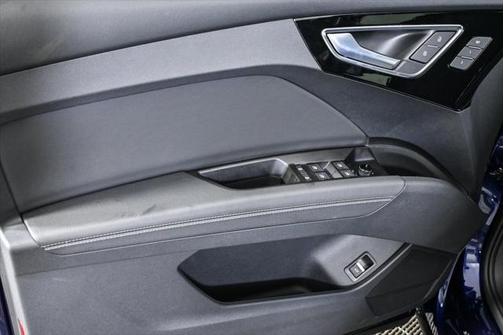 2025 Audi Q4 e-tron Premium Plus 55 quattro