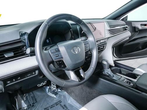 Ice Cap 2025 Toyota Camry LE