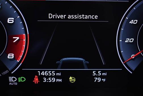 Photo 3 of 32 of 2021 Audi Q3 45 S line Premium
