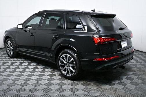 2023 Audi Q7 45 Premium Plus