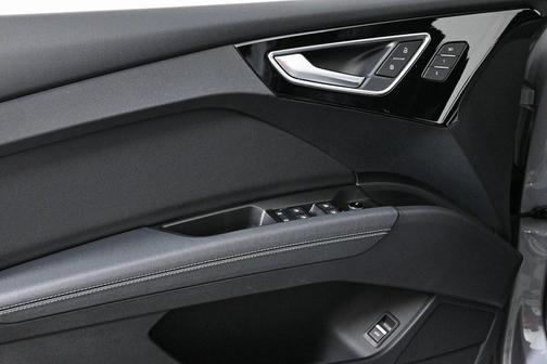 2024 Audi Q4 e-tron Premium Plus 55 quattro