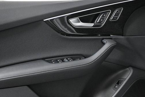 2026 Audi Q7 55 Premium Plus