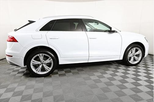 2023 Audi Q8 55 Premium Plus