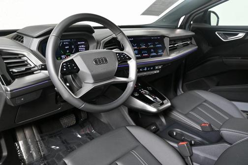 2024 Audi Q4 e-tron Premium Plus 55 quattro