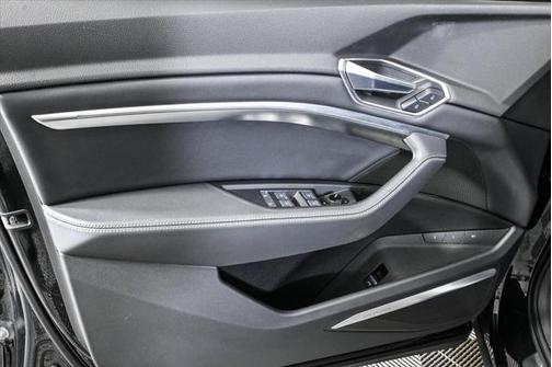 2023 Audi e-tron Premium Plus quattro