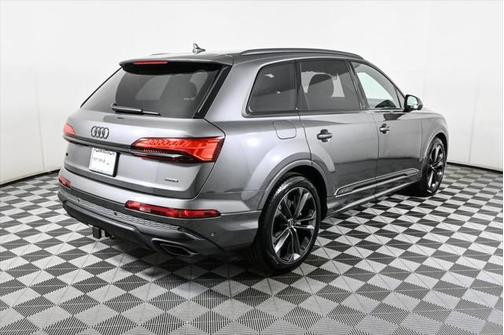 2025 Audi Q7 55 Premium Plus