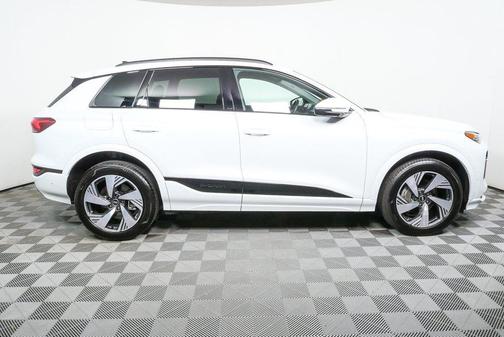2025 Audi Q6 e-tron Prestige quattro