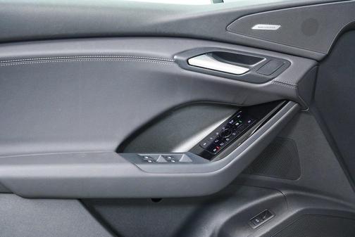 2025 Audi Q6 e-tron Prestige quattro