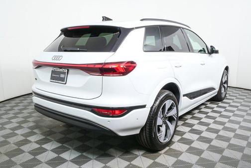 2025 Audi Q6 e-tron Prestige quattro