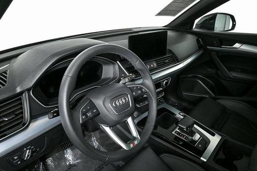 2024 Audi Q5 45 S line Premium Plus