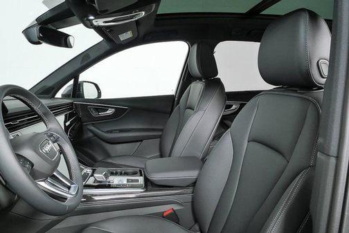 2026 Audi Q7 45 Premium Plus