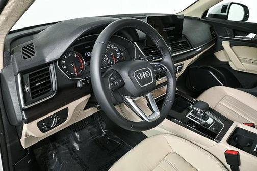 2022 Audi Q5 45 S line Premium