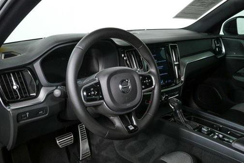 2019 Volvo S60 T6 R-Design