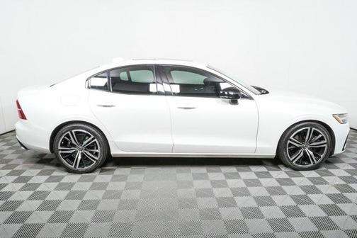 2019 Volvo S60 T6 R-Design
