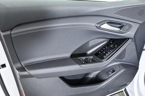 2025 Audi Q6 e-tron Premium