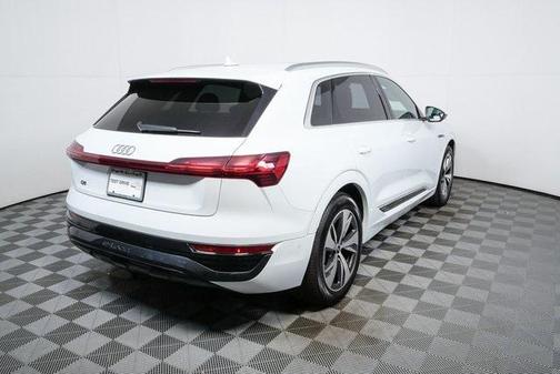2024 Audi Q8 e-tron Premium Plus