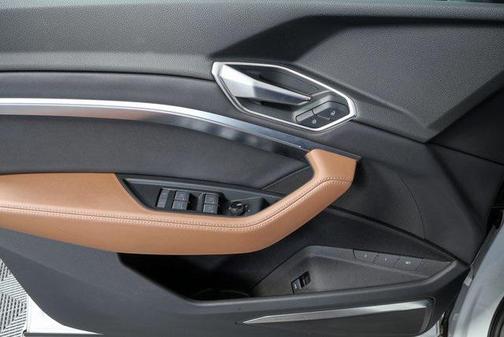 2024 Audi Q8 e-tron Premium Plus