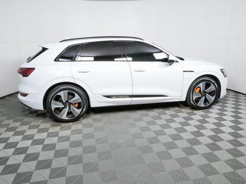 2023 Audi e-tron Premium Plus quattro