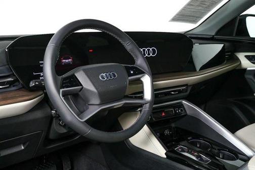 2025 Audi Q5 Premium TFSI quattro S tronic