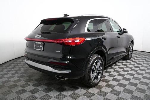 2025 Audi Q5 Premium TFSI quattro S tronic
