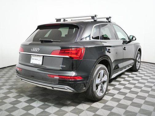 Mythos Black Metallic 2023 Audi Q5 40 Premium