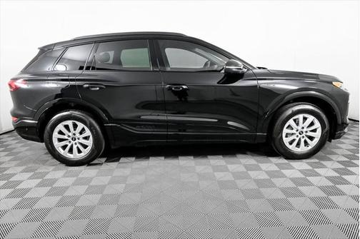 2025 Audi Q6 e-tron Premium