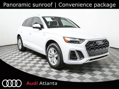 Glacier White Metallic 2023 Audi Q5 45 S line Premium