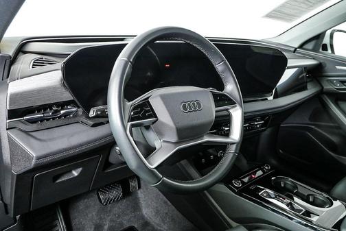 2025 Audi Q6 e-tron Prestige quattro