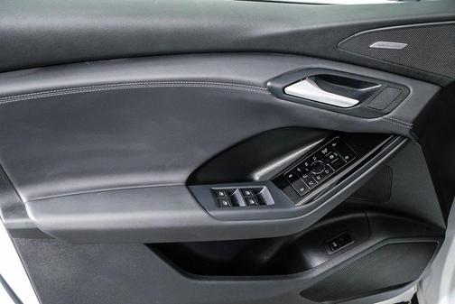 2025 Audi Q6 e-tron Prestige quattro