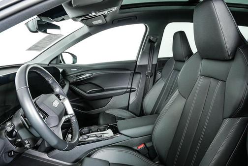 2025 Audi Q6 e-tron Prestige quattro