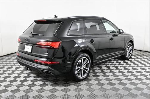 2025 Audi Q7 45 Premium Plus