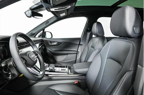 2025 Audi Q7 45 Premium Plus
