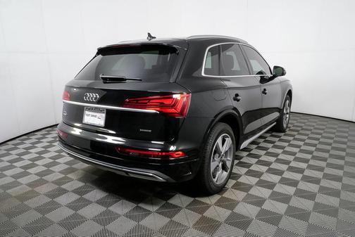 2023 Audi Q5 40 Premium Plus