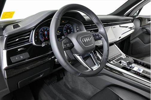 2025 Audi Q7 55 Premium