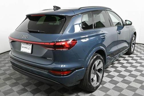 2025 Audi Q6 e-tron Premium Plus quattro