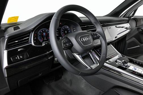 2025 Audi Q7 55 Premium Plus
