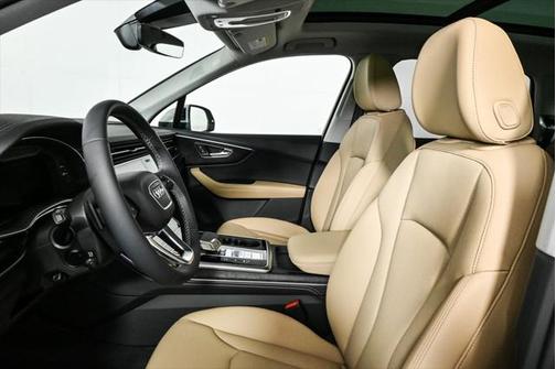 2025 Audi Q7 55 Premium Plus