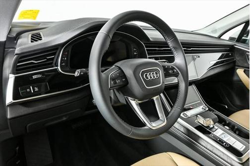 2025 Audi Q7 55 Premium Plus