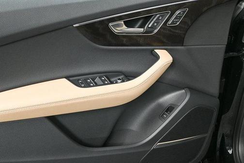 2025 Audi Q7 45 Premium Plus