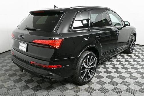 2025 Audi Q7 45 Premium Plus