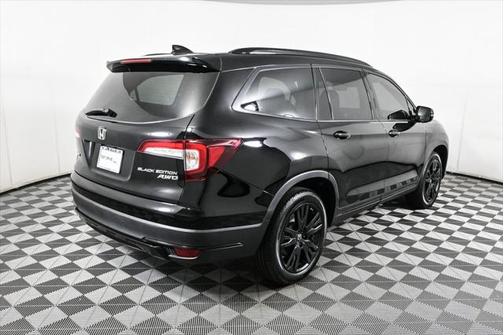 2022 Honda Pilot AWD Black Edition