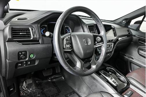 2022 Honda Pilot AWD Black Edition