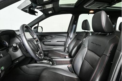 2022 Honda Pilot AWD Black Edition