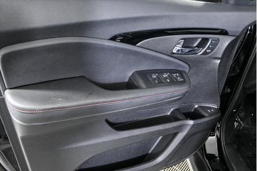2022 Honda Pilot AWD Black Edition