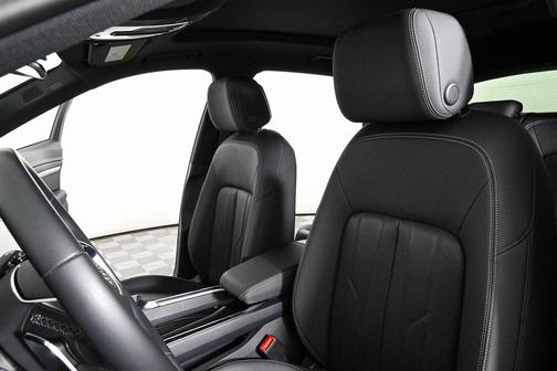 2022 Audi e-tron Premium Plus